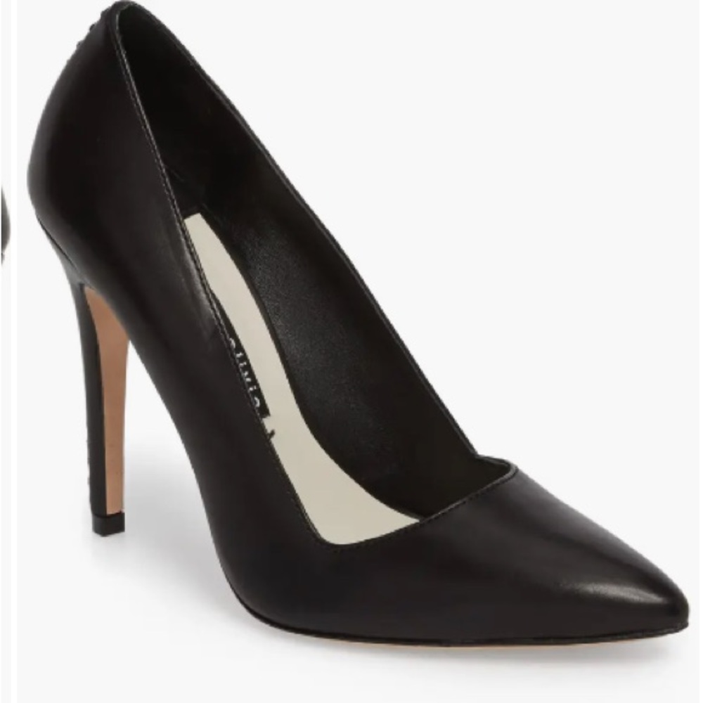 Alice + Olivia Dina 95 Whipstitch Pointy Toe Pump Size: 37